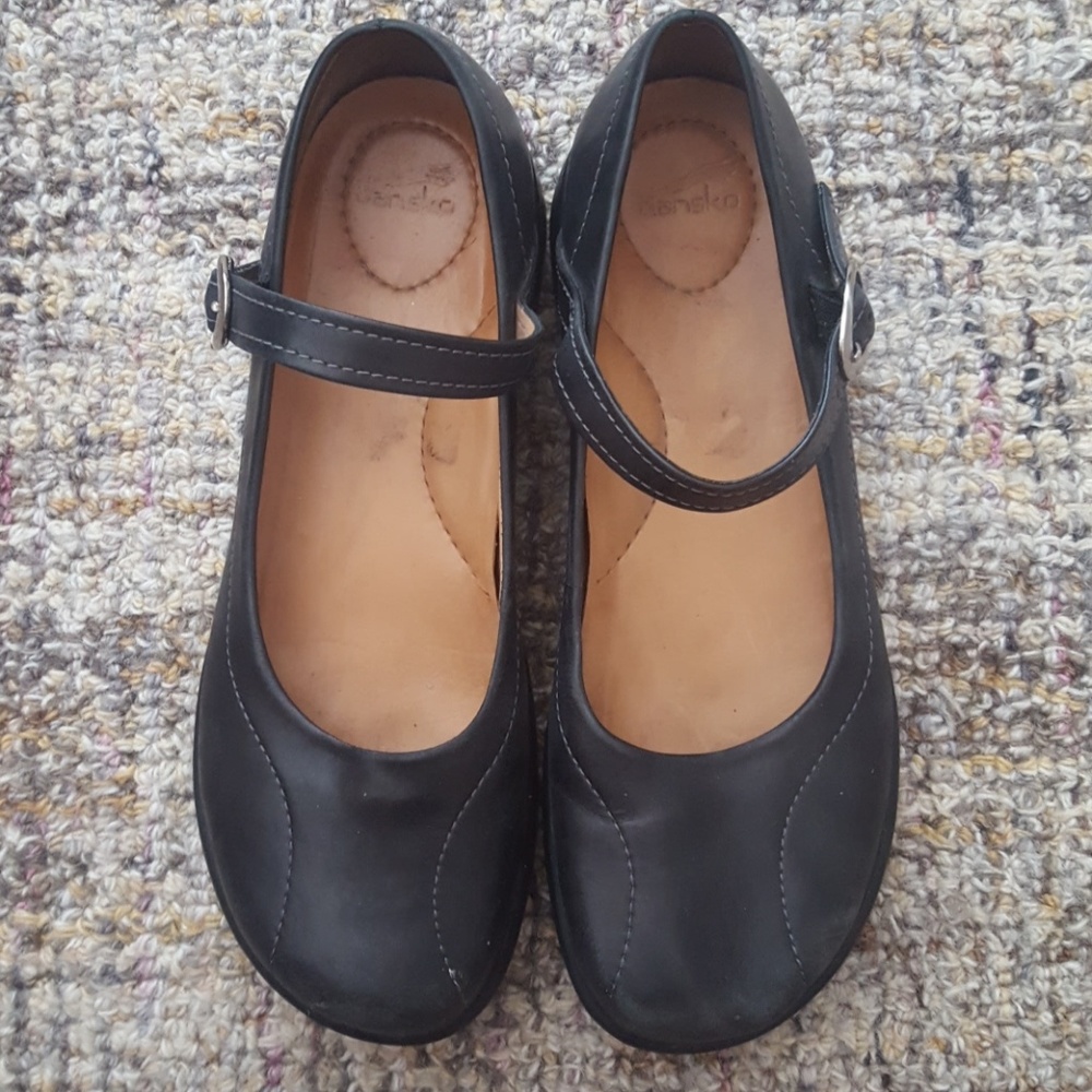 Dansko flats